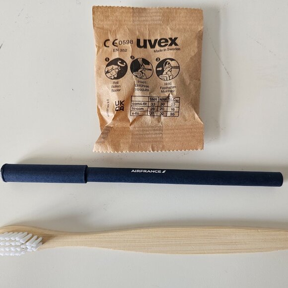 New Air France Business Class Travel Amenity Kit Pouch Navy Blue - Picture 5 of 9